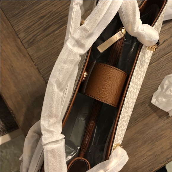 Michael Kors large Sofia tote purse - Picture 6 of 8